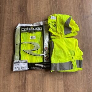 Lot of 3 Radians SV25 Economy Class 2 Self-Extinguishing Safety Vests XL Zipper